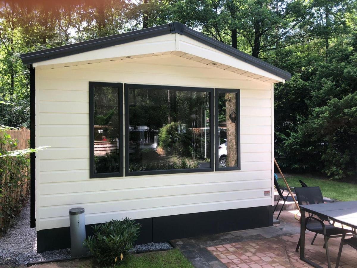 Beautiful Chalet In The Woods With A Shared Pool Vledder Eksteriør billede